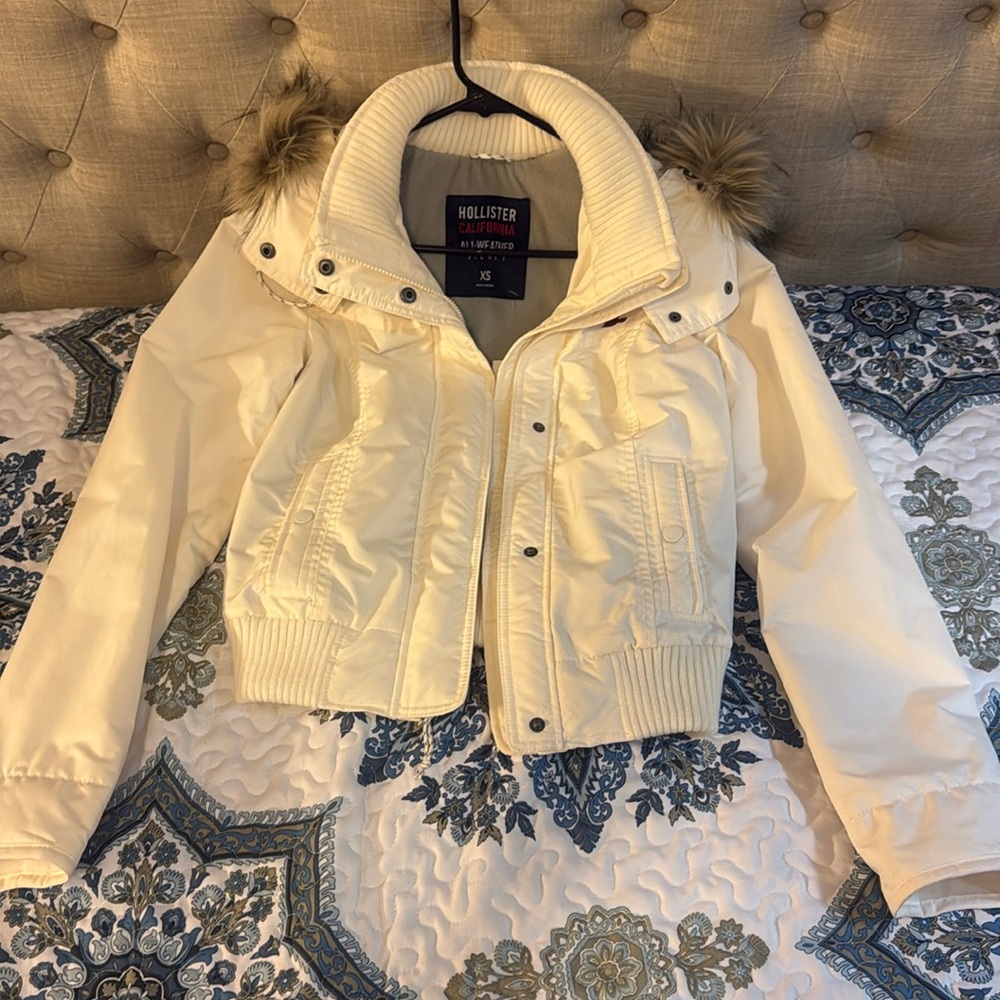 Hollister All-Weather Jacket - NEW, NEVER WORN - Size XS